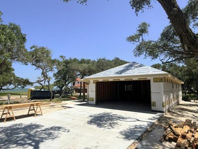 2106 Royal Oaks