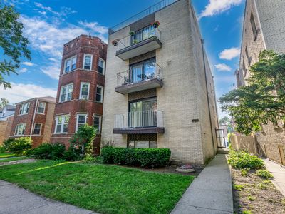 6126 N Francisco Ave #1