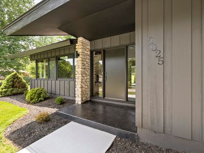 2025 S Arlington Terrace