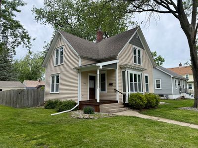 295 S Grand Ave