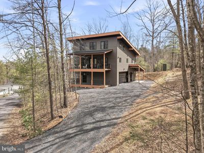 1034 Greenview