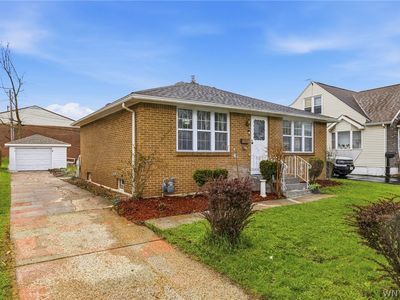 109 Chauncey St