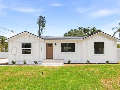 1205 40th St W