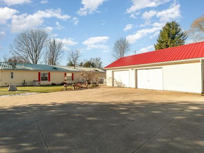 5489 W Lake Shore Dr