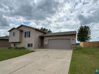 Property at 507 Almond Ave, Harrisburg, SD