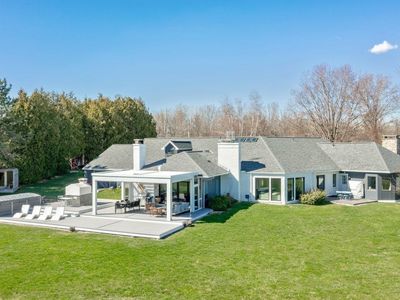 431 McGregor Point