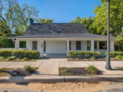 Property at 127 E 7th Ave, Havana, FL