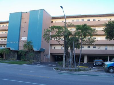 Property at 300 NE 14th Ave APT 206, Hallandale Beach, FL
