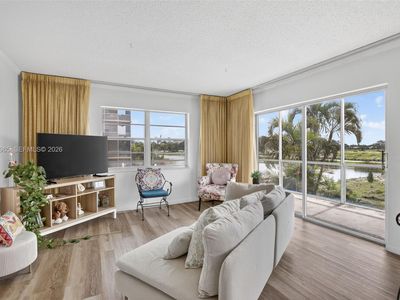 3048 Sunrise Lakes Dr E APT 221