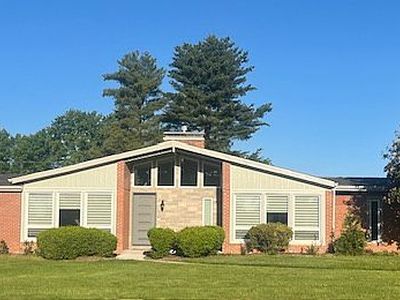 5 W Ladue Estates Dr