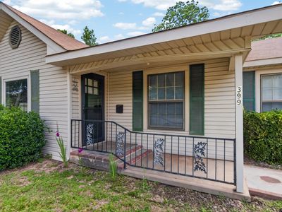 Property at 399 S Oak St, Van, TX