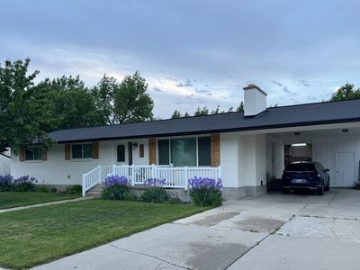 932 E 840 N