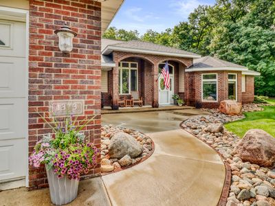 1373 Burroughs Rd