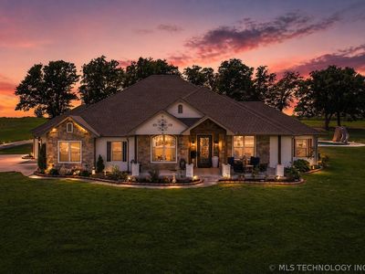184 Royal Oaks Ln