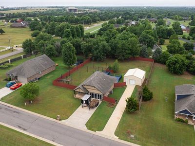 1430 Lakeview Dr