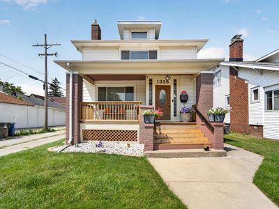 1338 Quincy AVENUE