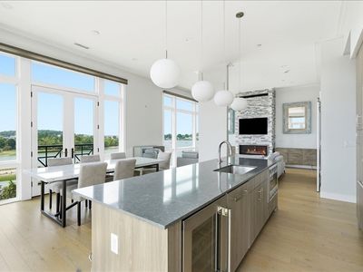 10 Shipyard Dr #513