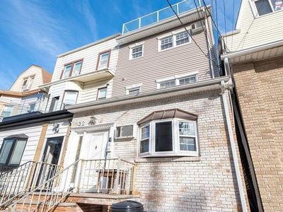 32 46th St