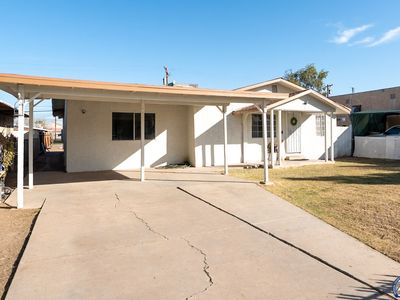 1050 W Commercial Ave