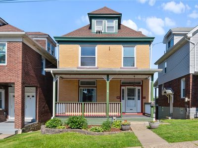 2303 Los Angeles Ave