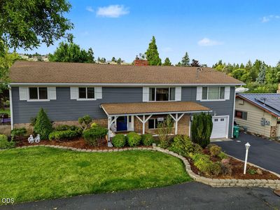2460 Redwood Dr