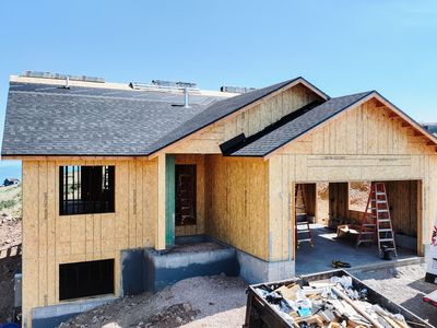 1040 N Broad Hollow Rd