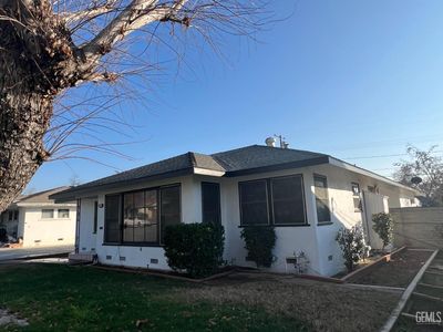 25 La Mesa Dr