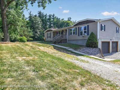 13998 Center Rd