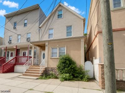 71 Honiss St