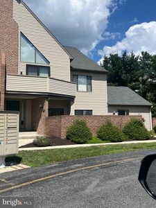 910 Cherrington Dr #910