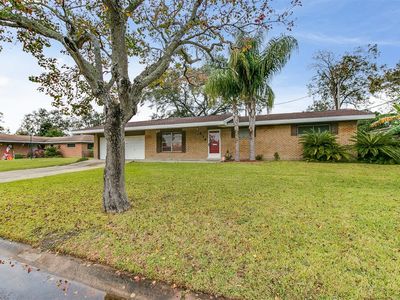 910 San Jacinto Ave