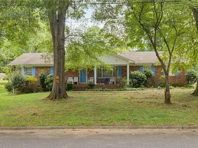 212 Westdale Dr