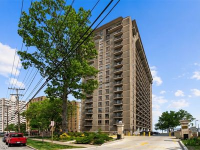12500 Edgewater Dr APT 1106