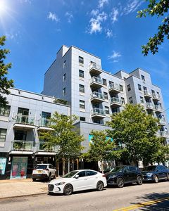 8616 21st Ave APT 3H