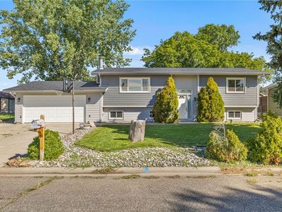 823 Anchor Ave