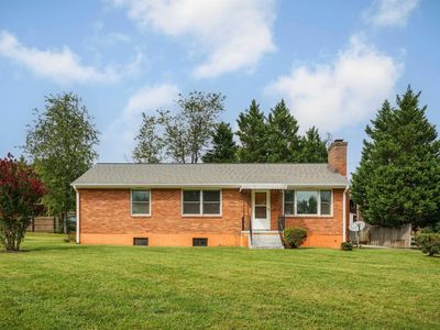 5669 Wayland Dr