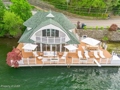 138 Lakeside Dr