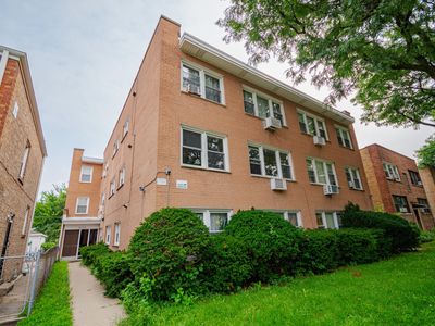 2724 W Berwyn Ave APT 2B