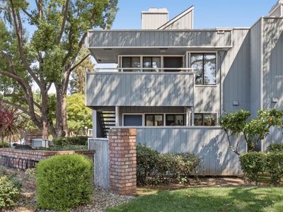 844 La Barbera Dr
