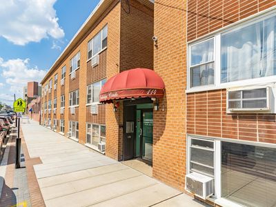 120 32nd St APT 3P