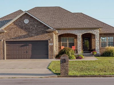 2237 N Greystone Square