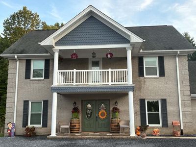 402 Spring Hollow Rd
