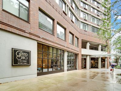211 E Ohio St APT 1715