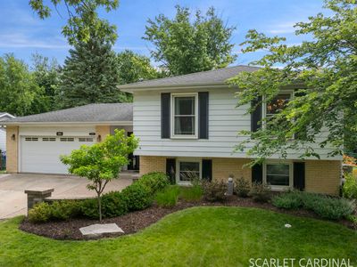 1881 Cambridge Ln