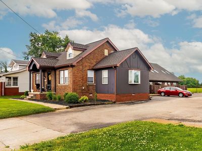 1410/1412 N Weinbach Ave
