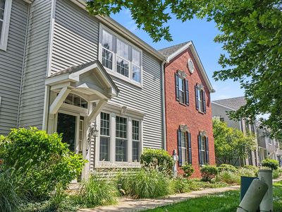 145 Springbrook Trl S
