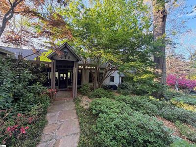 418 Woodland Way