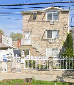 2708 Laconia Ave