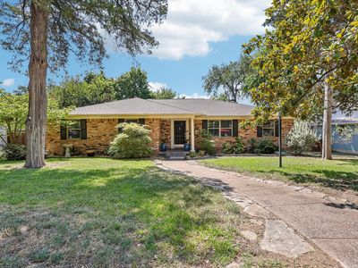 8324 Moorcroft Dr