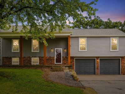975 Hillcrest Cir